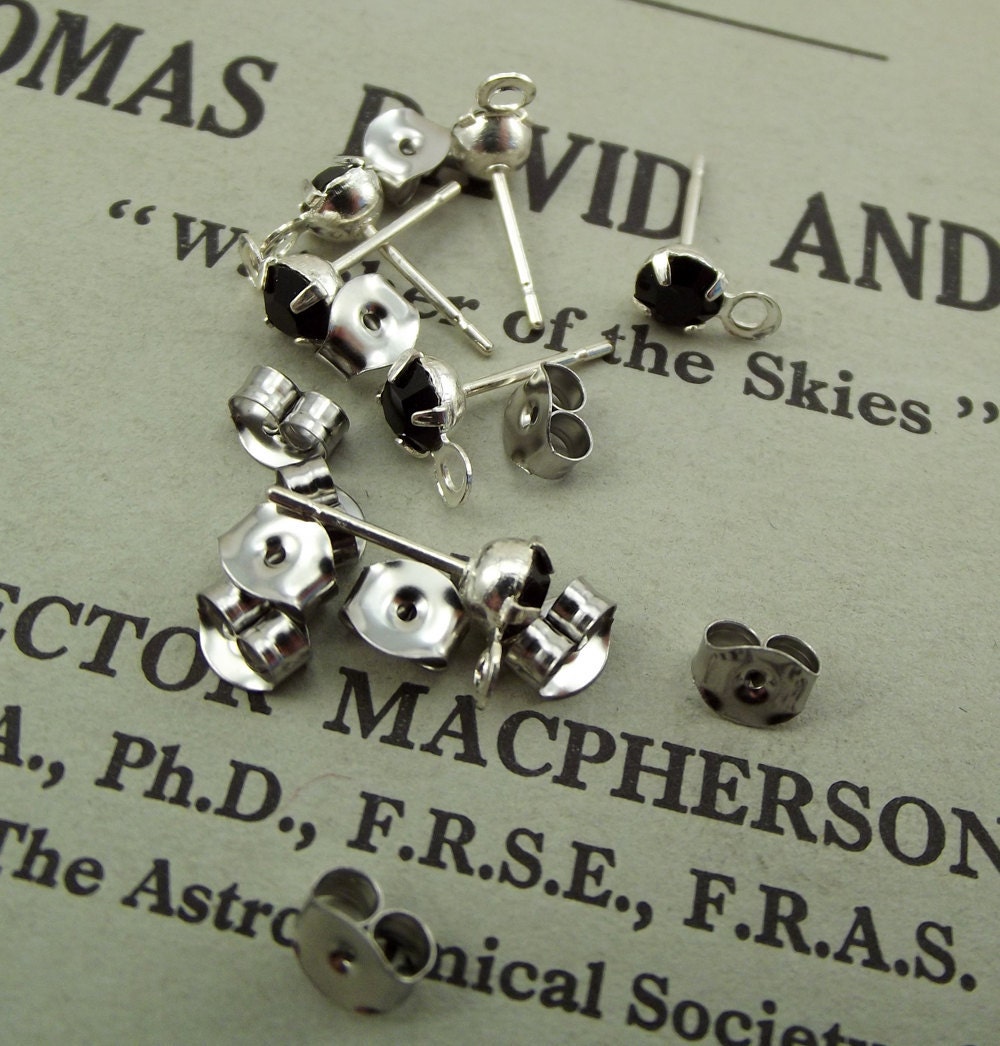 Vintage black rhinestone stud earrings