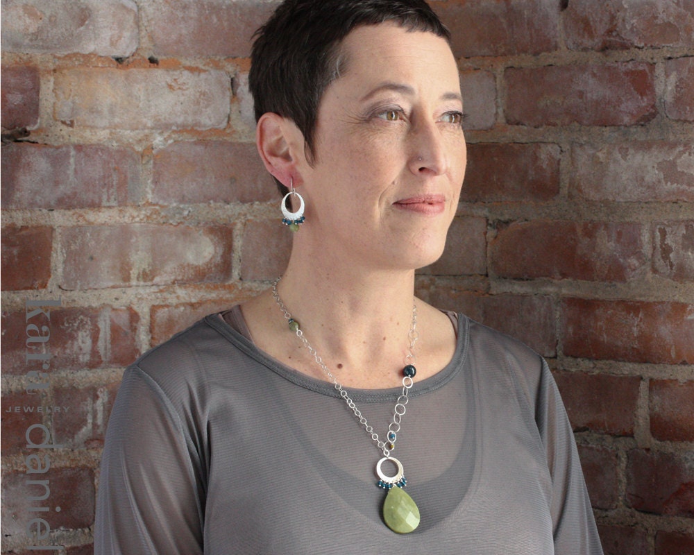 faceted jade pendant . necklace