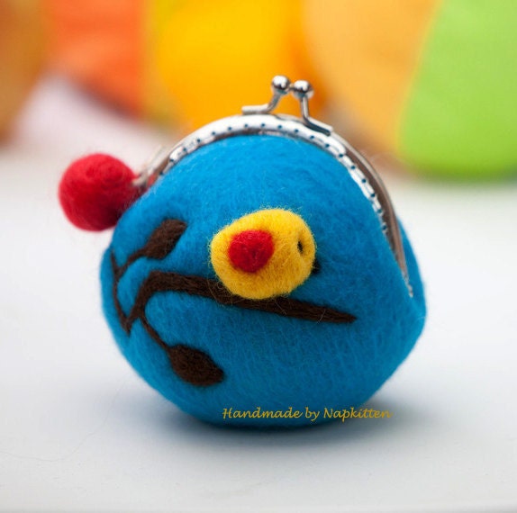 Wool coin Purse, Coin Pouch, Change purse, frame coin purse Blue Bird Handmade