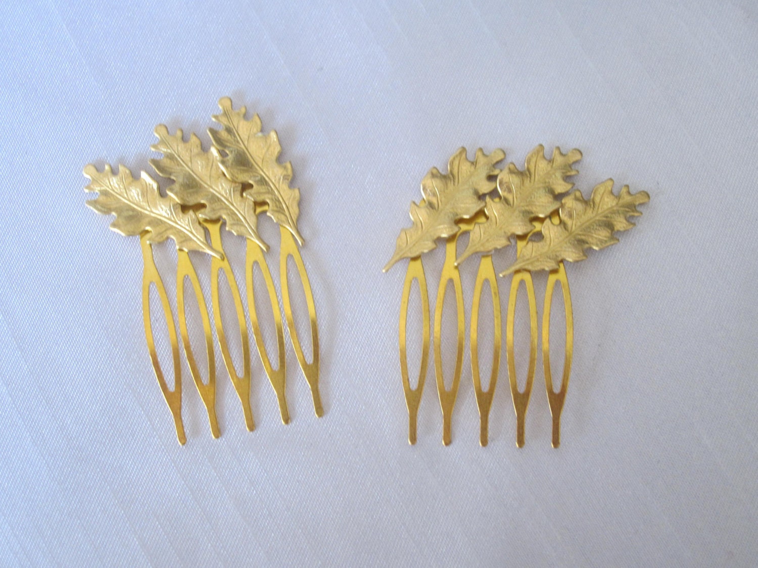 Gorgeous small gold leaf gold plated hair combs x 2