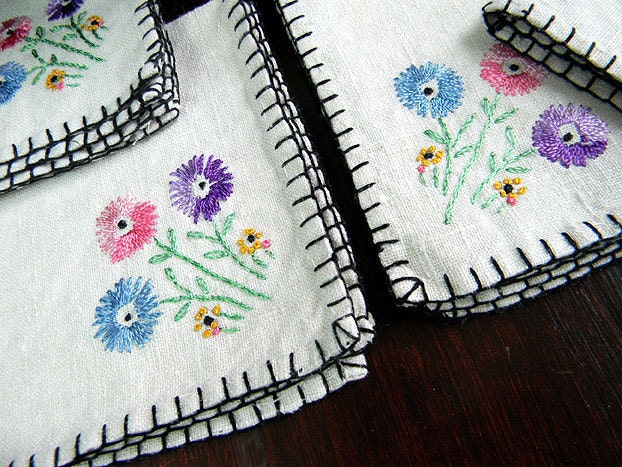 4 Tea Napkins on Natural Linen - Embroidered Florals and Blanket Stitched Edges 5670
