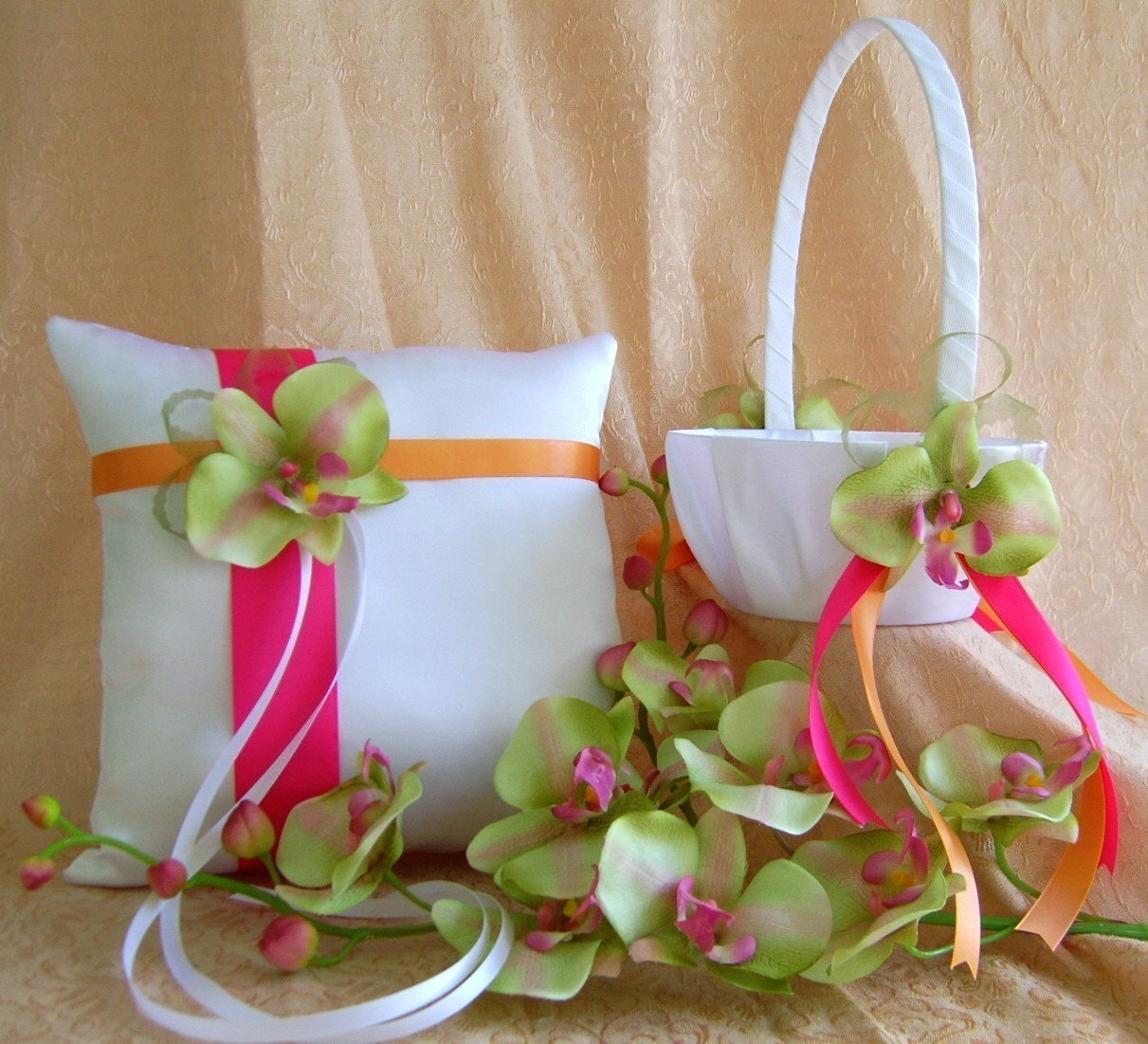 wedding accessories-79 wedding hair accessories, wedding cakes, wedding dresses ring pillow, wedding accessories-79