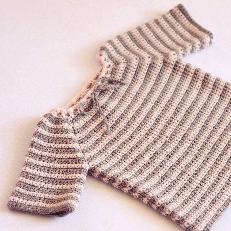 Top Down Seamless Raglan Sweater Knitting Pattern For Babies