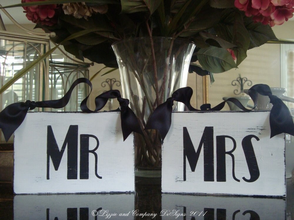 MR AND MRS CHaiR SiGnS WooD ArT DeCo STyLe WeDDiNG PRoP ViNTaGe 