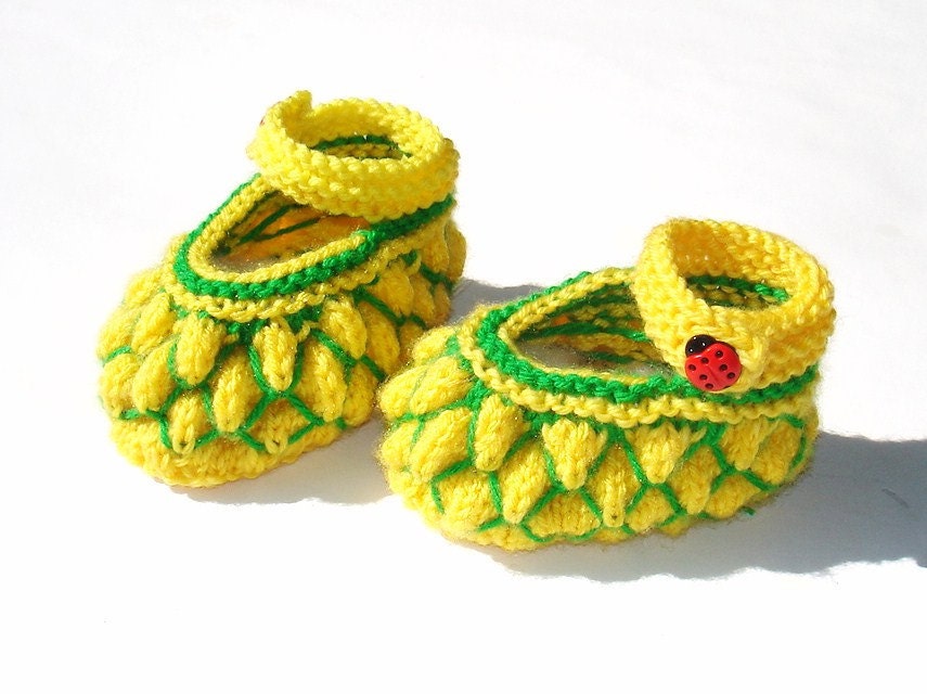 Baby Booties Knit in the Portuguese Style, As Seen on Episode 307