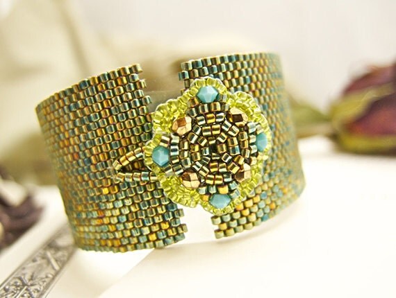 JeannieRichard Green Metallic Cuff