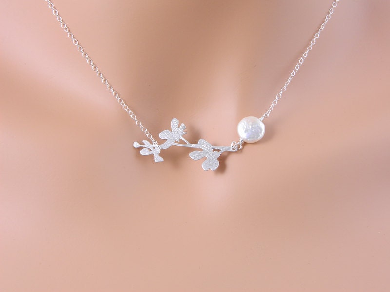 Leaf Necklace Pearl Necklace Minimal Jewelry Winter Wedding 