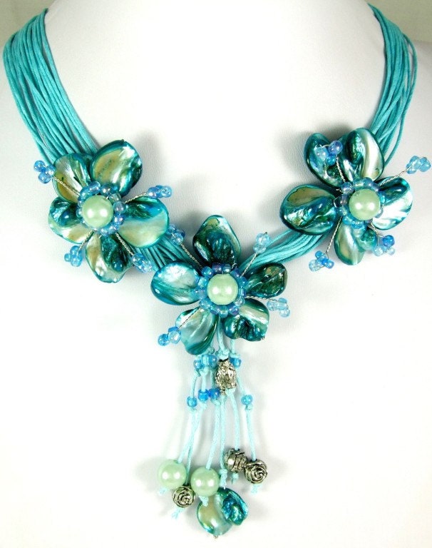Beach Wedding Necklace Aqua Blue Turquoise blue flower shells 