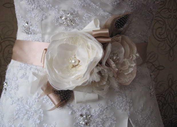 Vintage bridal sash Beige latte blush ivory champagne 3 flower romantic 