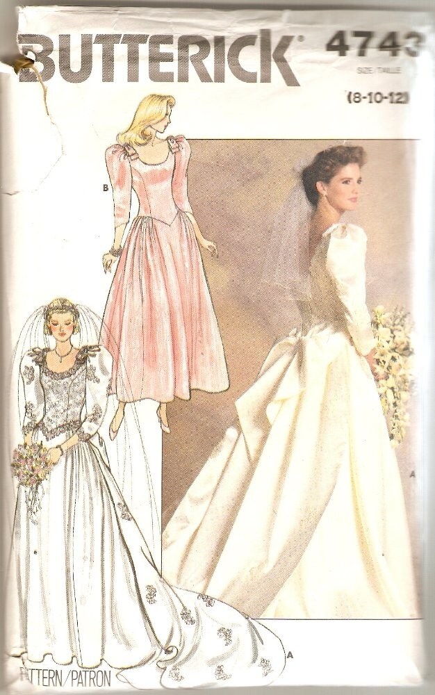 1987 Wedding or bridesmaid's dress above ankle or floor length has lined