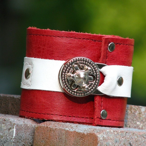 Steampunk Unisex Leather Wrist Wallet Cuff with Secret Pocket