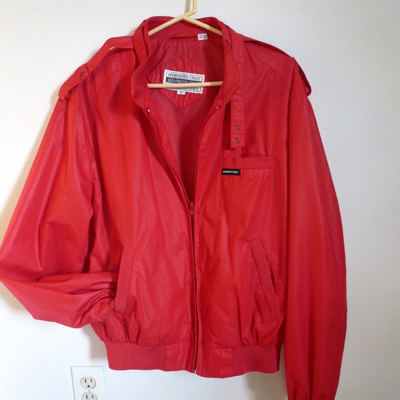 RED MEMBERS ONLY Jacket / Vintage Sport Leisure Coat / Size 44