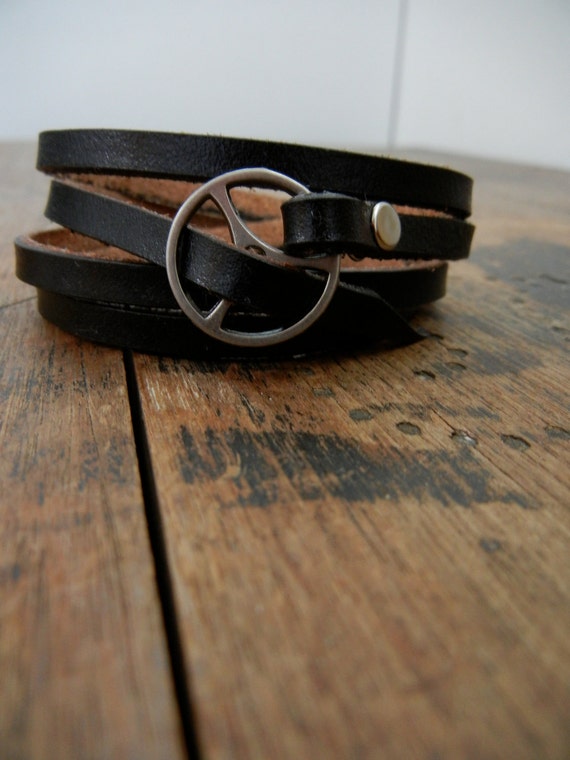 Leather Wrap Bracelet in Black leather with silver buckle