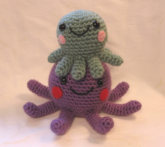Baby Octopus and Her Mommy Crochet Pattern