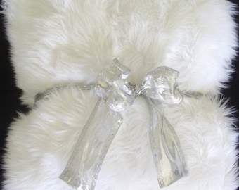 Faux Fur Blanket, Faux fur throw, faux fur throw white shag blanket, ethical faux fur, faux fur decor, faux fur bedspread, fake fur blanket