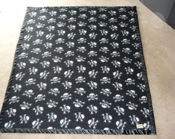 Skull & Crossbone fleece throw blankets