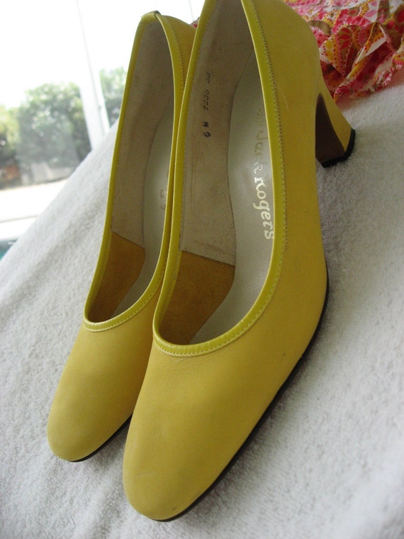 70s Jack Rogers Yellow Mod Shoes Vintage Suede Pumps - Almond Toe High ...