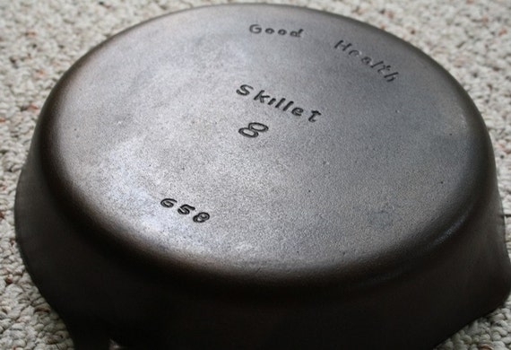 Vintage Griswold Good Health 8 Cast Iron Skillet Pan