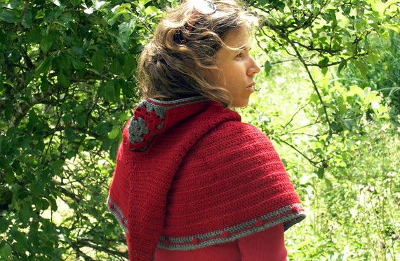Long goblin pixie hood capelet with granny squares bobble - PDF crochet pattern Instant download  - Jehanne capelet - Chaperon with Liripipe