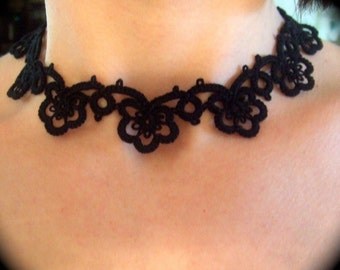 Tatted Lace Choker Necklace - Flower Garland