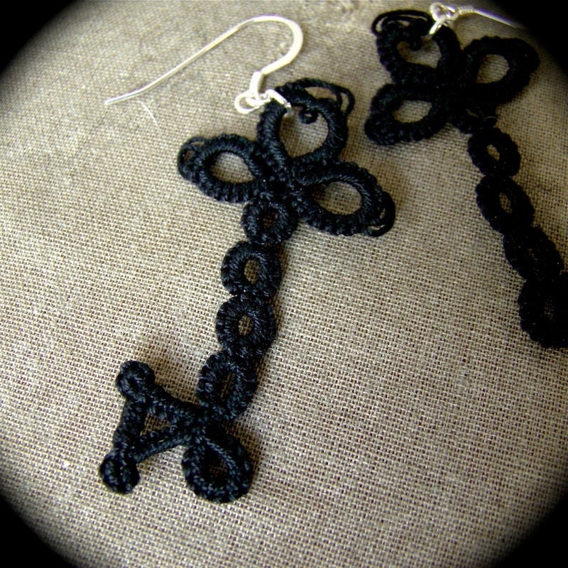 https://www.etsy.com/listing/82330804/tatted-lace-key-earrings-skeleton-keys?