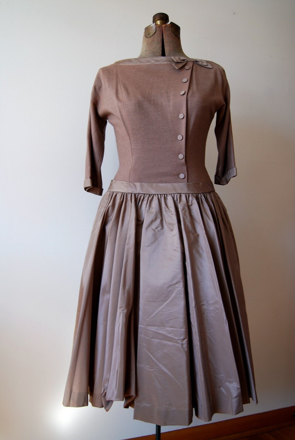 50's dress (With images) | Fashion, Beautiful outfits, Dresses