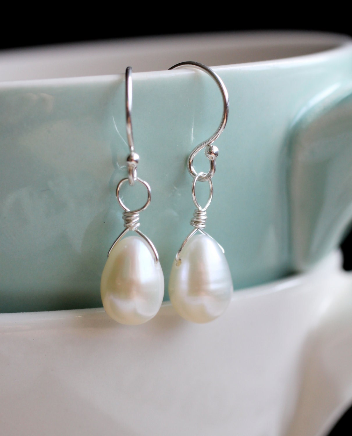 Freshwater Pearl Earrings Dainty Teardrop Pearl Earrings