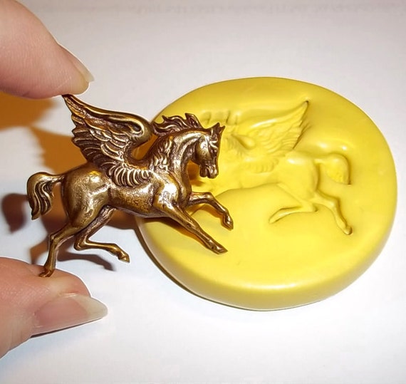 pegasus push mold mould use paper clay sculpey fimo polymer premo wax chocolate pegasus push mold mould use paper clay sculpey fimo polymer premo wax chocolate