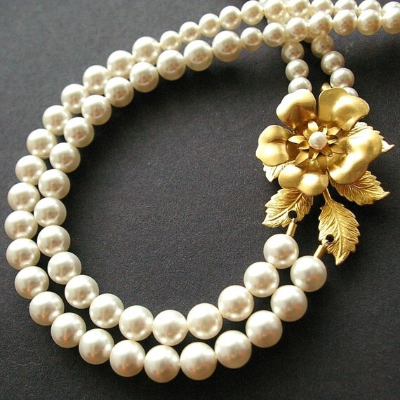 Items similar to Gold Flower Bridal Necklace, Vintage Wedding Jewelry ...