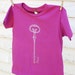 Organic mulberry t-shirt with ice blue skeleton key - Size 6T