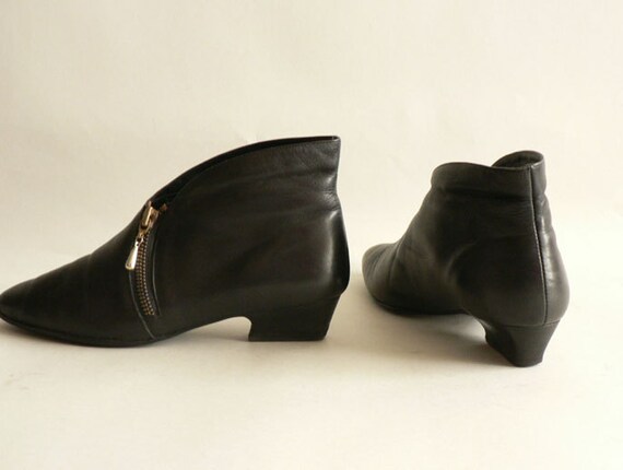 Black Leather Ankle Boots Women's Size 5 1/2M Robin Hood