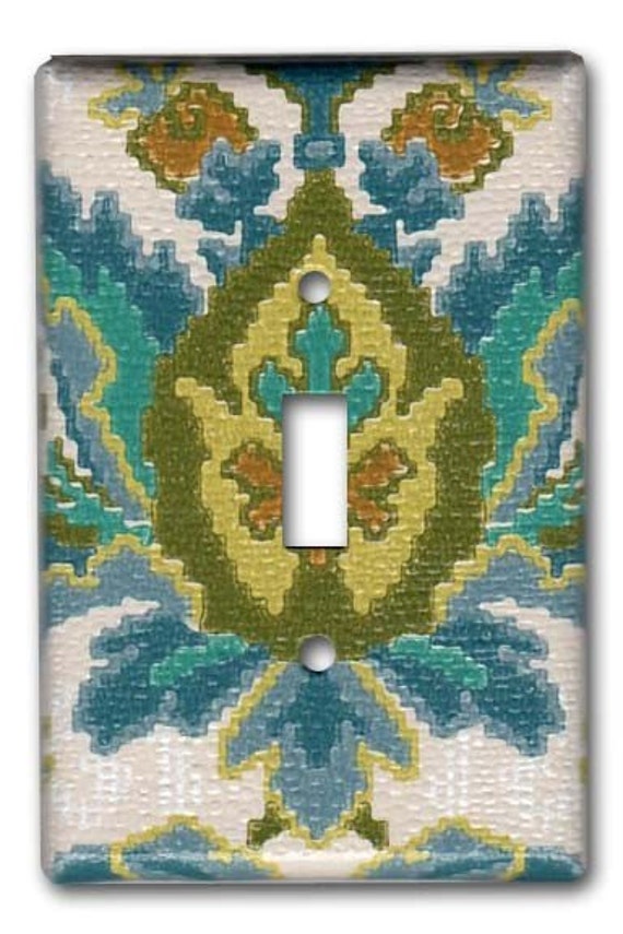 French Damask 1970&rsquo;s Vintage Wallpaper Switch Plate