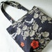 Tote bag gold leaves and bird on charcoal