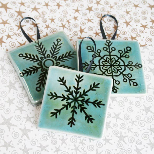 It's snowing somewhere today!!! Snowflakes - Ornaments or gift tags - teacher gift, grab bag, co-worker secret santa gift