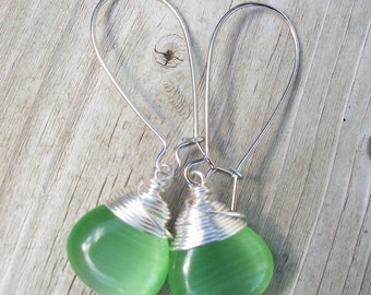 Emerald Green Cats Eye Earrings. Briolettes. Wire Wrapped. Silver.
