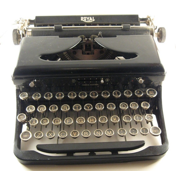 Vintage Royal Typewriter circa 1930s