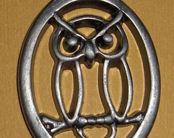 vintage pewter owl pendant - f1744