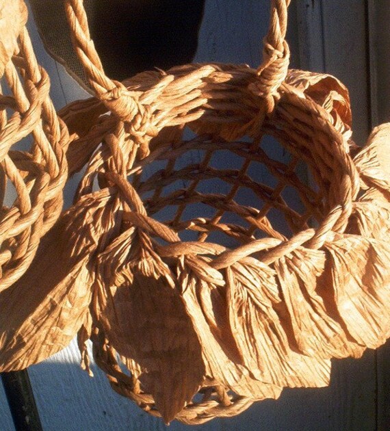 Garlic Storage Baskets Dark Brown Leafy by basketrybotanica