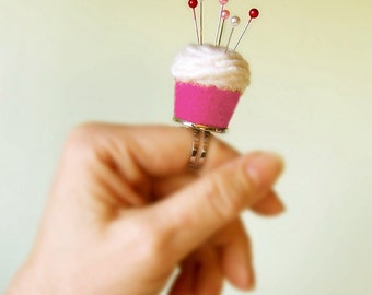 Pincushion Ring - Strawberry Vanilla