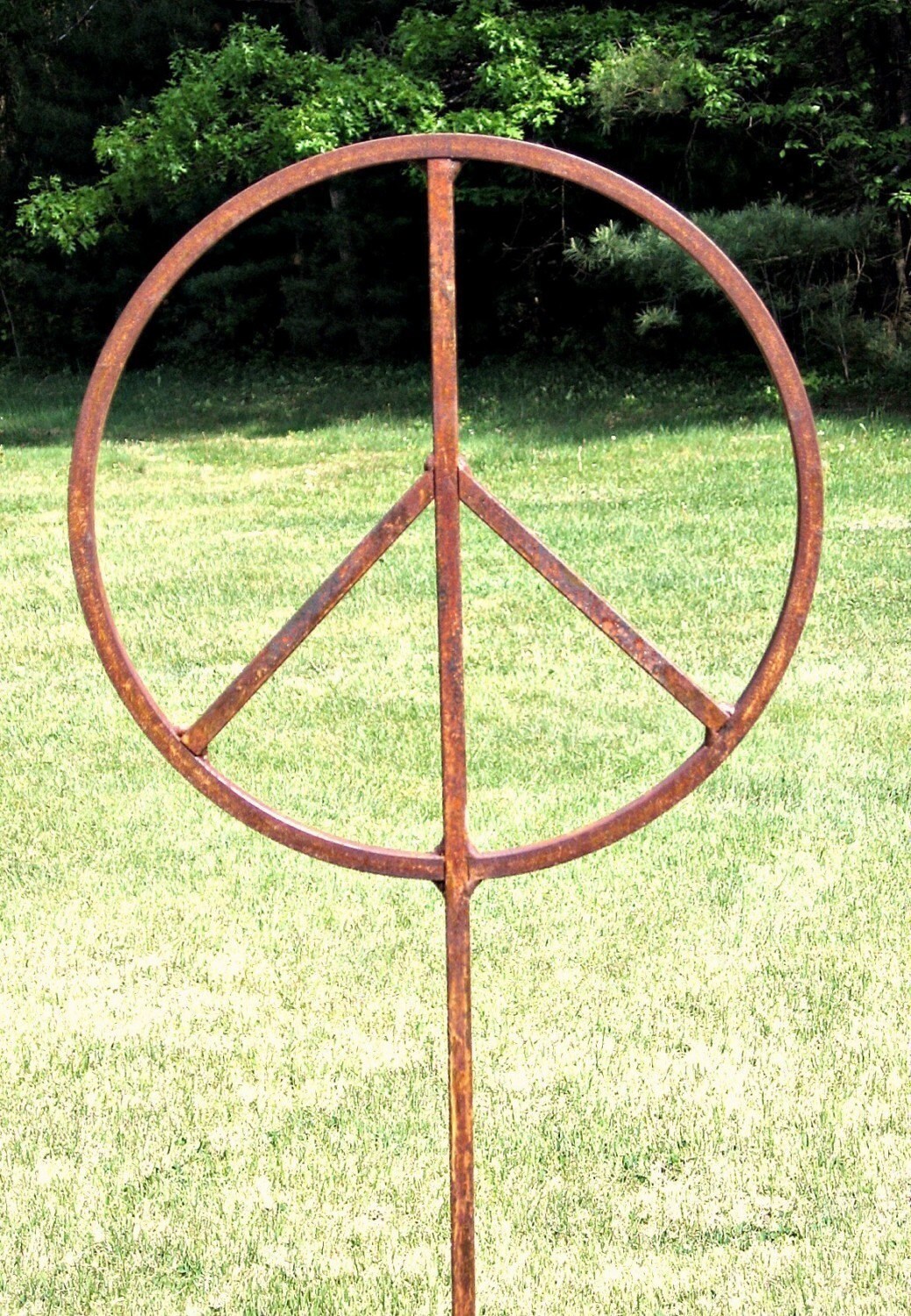 Rusty Metal Garden Peace Sign 18 inch diameter