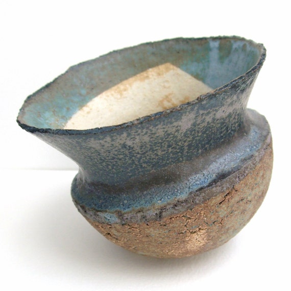 Sculptural Ceramic VesselTilted Fungus Pinch Pot