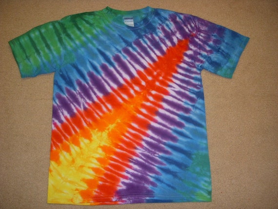 YXL tie dye t-shirt lightning bolt youth extra by syllishirts
