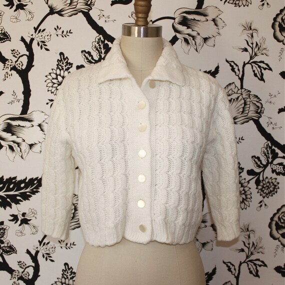 1950s cropped WHITE cardigan SWEATER