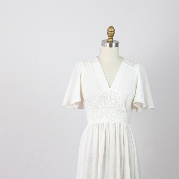 Off White Flutter Sleeve Vintage Wedding Dress by salvagelife