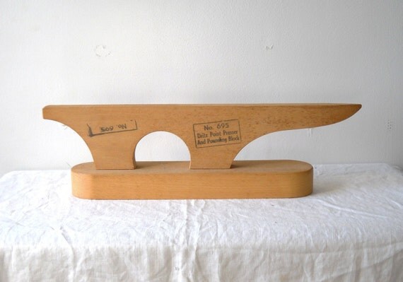 Dritz Point Presser Pounding Block No 695 Wood Vintage Sewing