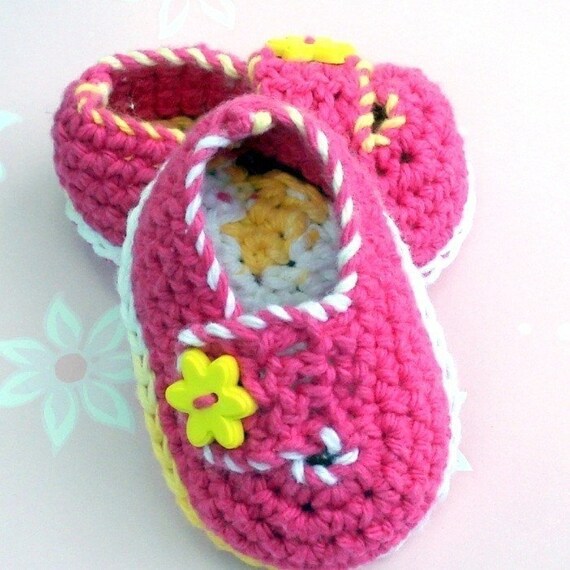 Crochet Pattern baby booties button loafers by Genevive on Etsy