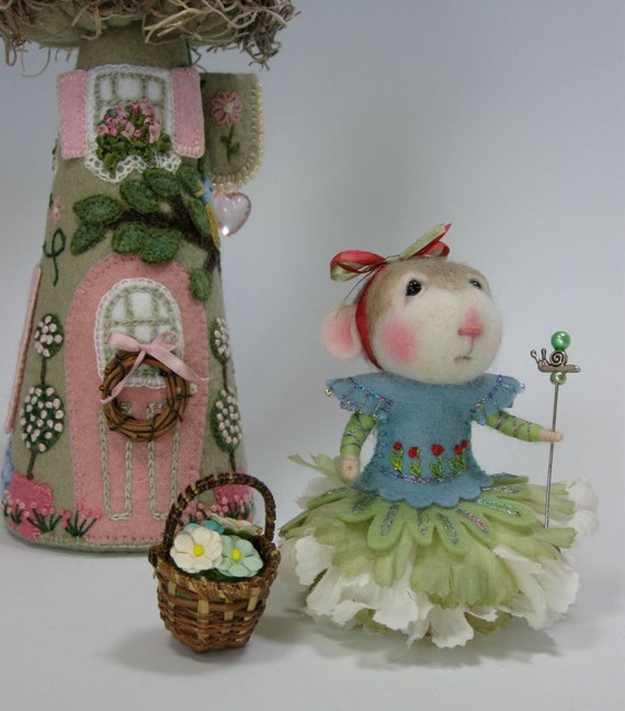 Items similar to Dressed Mouse/Bunny Class COMBINED Needle Felting ...