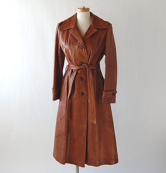 Fitted vintage Caramel Brown Long Leather Trench Coat . Belt
