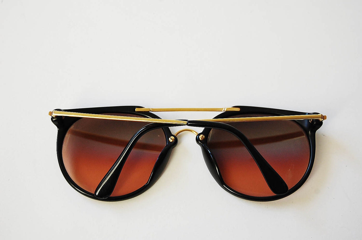 vintage Sunglasses . Corning Optics . Serengeti . Oversized