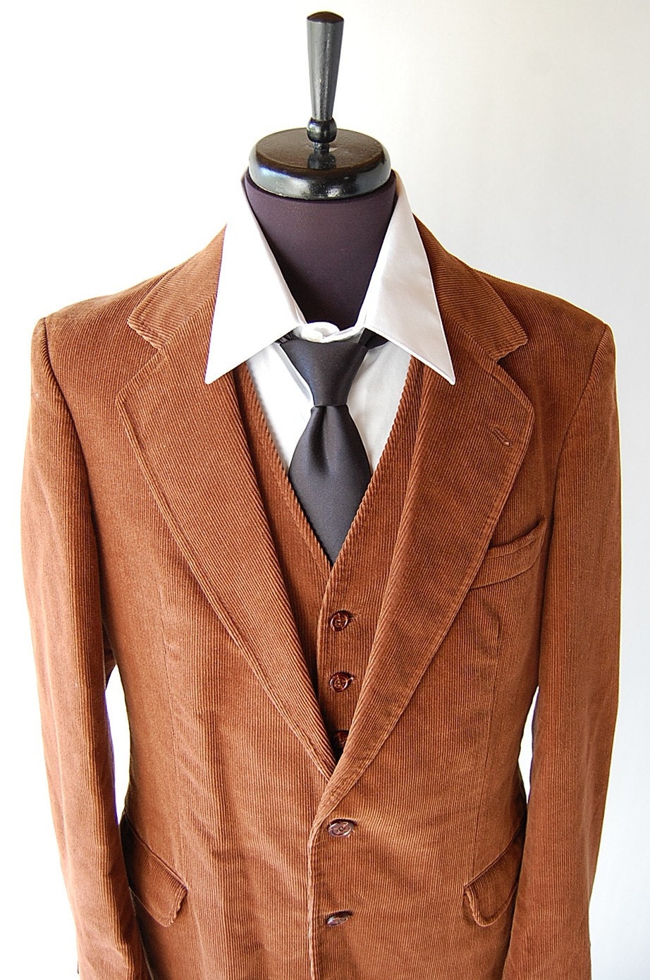 sequence wale suit